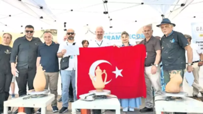 Menemen Çömlekçiliği Fransa'da Tarih Yazdı