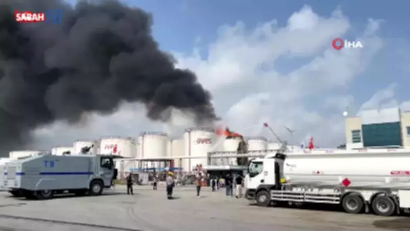 Mersin'de yağ fabrikasında büyük yangın: Alevler gökyüzünü kapladı