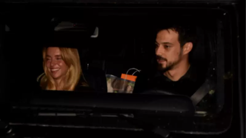 Mert Yazıcıoğlu ve Zeynep Artukmaç'tan Mutluluk Pozu