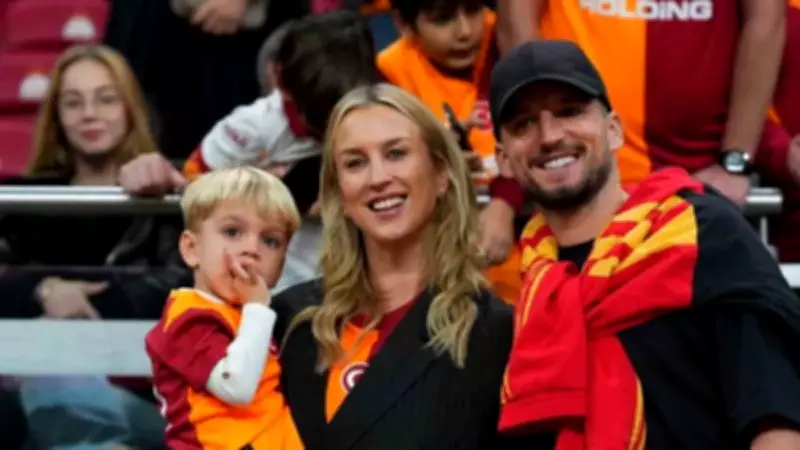 Mertens'in o pozu olay oldu: Yıllar önce sırf havalı görünmek için