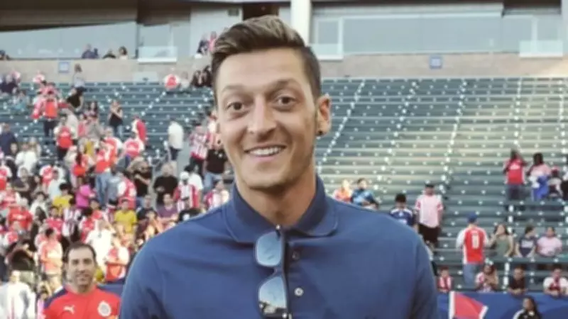 Mesut Özil 3. Kızı Elisa İçin 50 Kurban Bağışladı