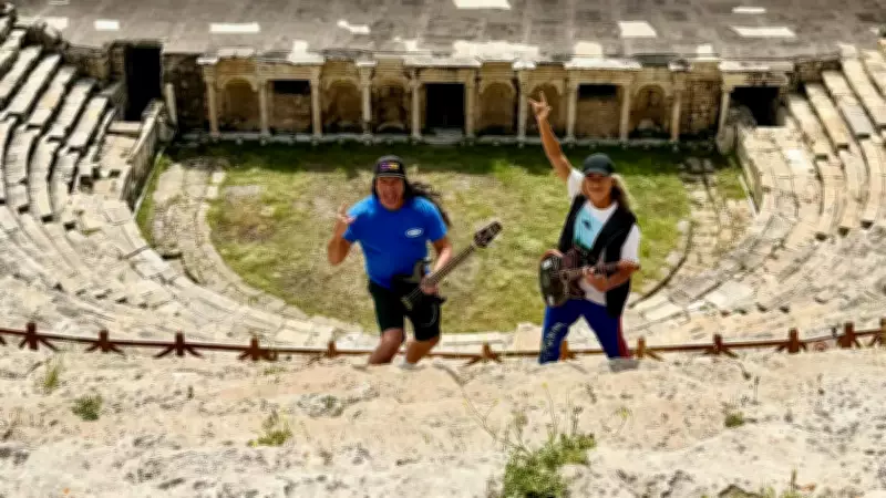 Metallica üyeleri Kirk Hammett ve Robert Trujillo Türkiye'de ilham arıyor