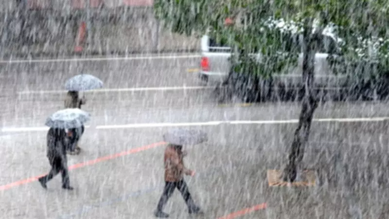 Meteoroloji'den hafta sonu uyarısı: Yağışlar dinmeyecek, birçok ilde sağanak bekleniyor
