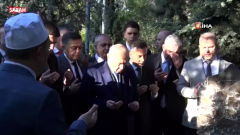 MHP Lideri Bahçeli, Kurban Bayramı'nda Türkeş'in Kabrini Ziyaret Etti