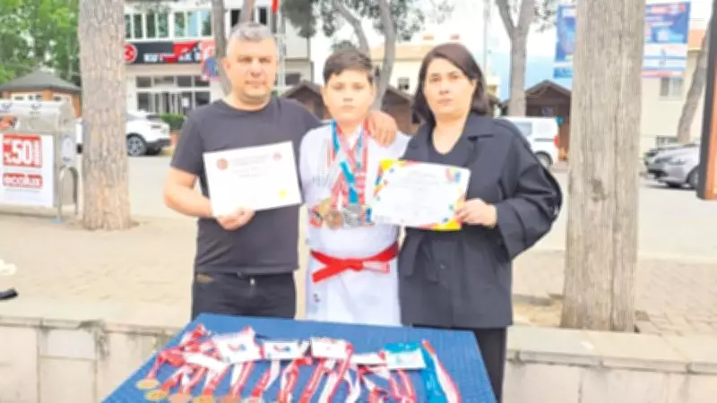 Milli karateci Poyraz Karasu'ya Bakanlık ve TİHEK'ten destek
