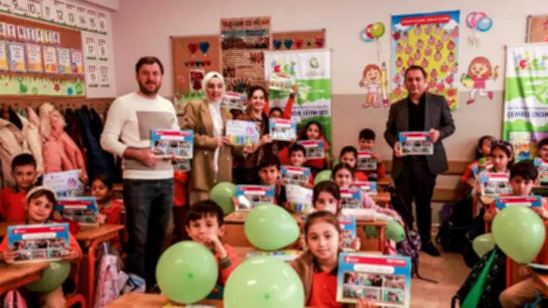 Ümraniye'de çevreci eğitim seti öğrencilere dağıtıldı