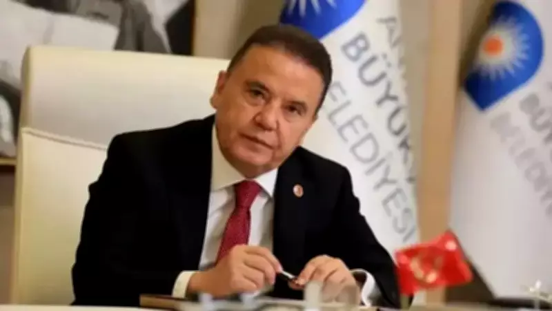 Muhittin Böcek'in etkin pişmanlığı CHP'de krizi derinleştiriyor