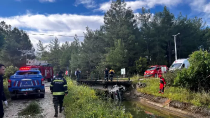Muğla'da otomobil su kanalına devrildi: Sürücü hayatını kaybetti