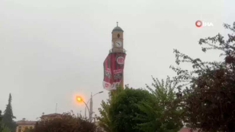 Çorum'da sağanak yağış hayatı olumsuz etkiledi
