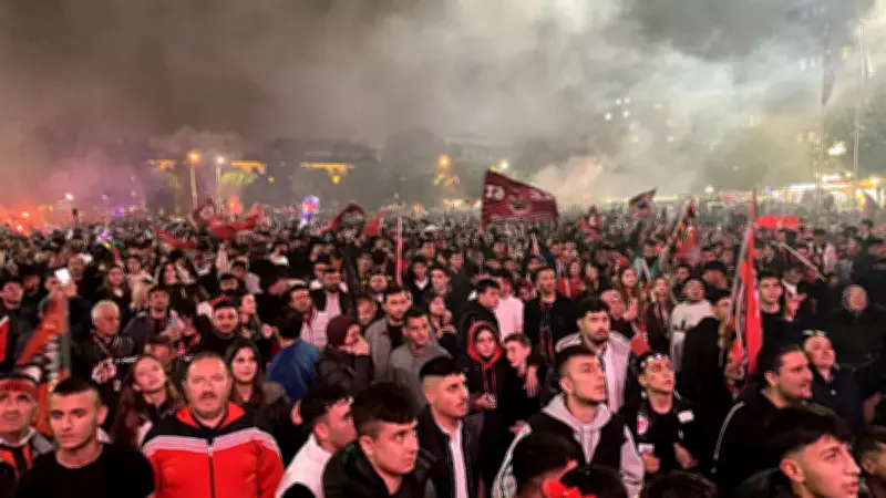 Çorum'da Süper Lig coşkusu: Binlerce kişi sokaklara akın etti