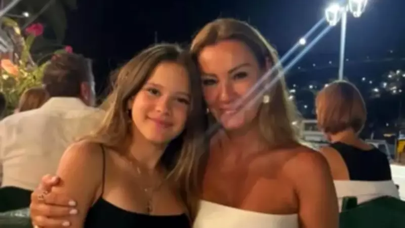 Pınar Altuğ'un 17 yaşındaki kızı Su Atacan güzelliğiyle herkesi büyüledi