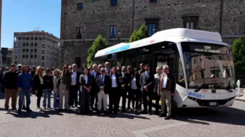 Reuters'tan skandal başlık: Tramvay çarptı ama suçlu otobüs ilan edildi