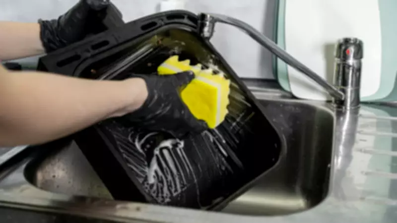 Sağlıklı diye mutfağın baş köşesine oturmuştu! O cihaz yasaklanıyor: Bakın nasıl zarar veriyormuş...