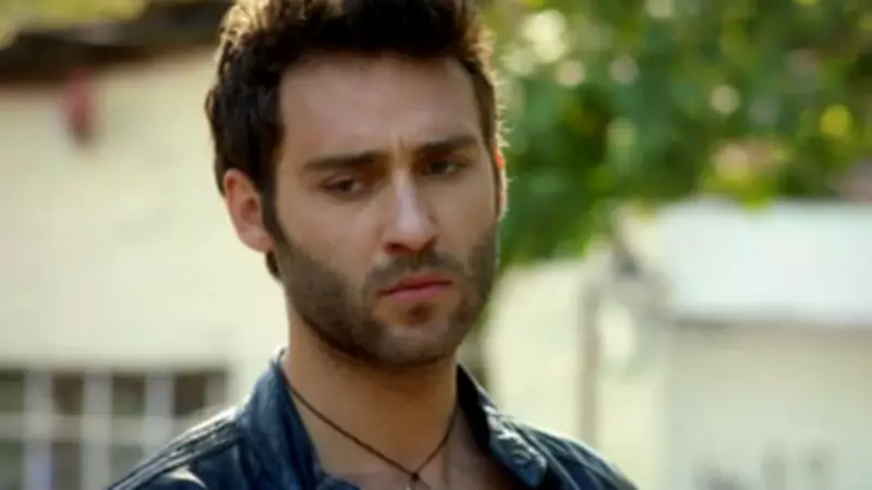 Seçkin Özdemir Yeni İmajıyla Herkesi Şaşırttı