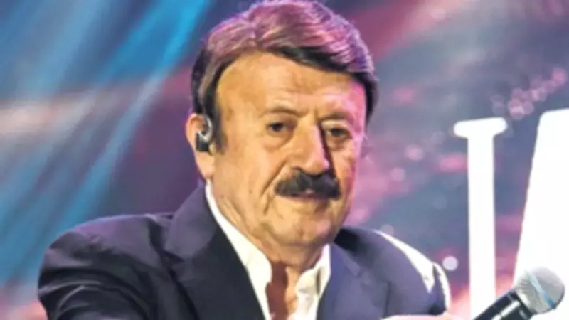 Selami Şahin, Kıbrıs'ta hologramla Zeki Müren'i sahnesine taşıdı