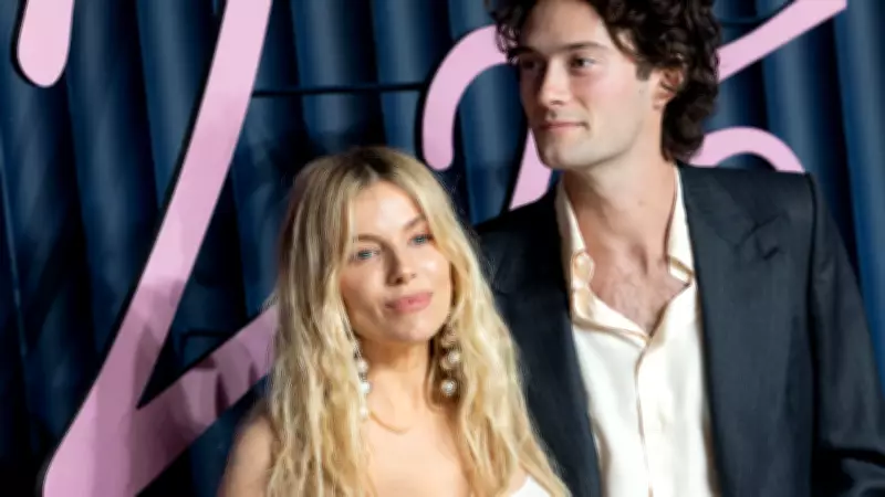 Sienna Miller üçüncü çocuğunu dünyaya getirdi