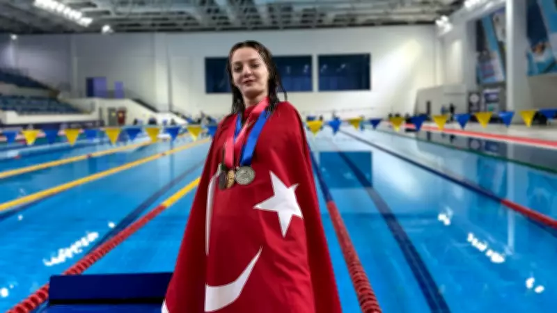 Sümeyye Boyacı Paris'te Dünya Para Yüzme Serisi'nde Altın Madalya Kazandı