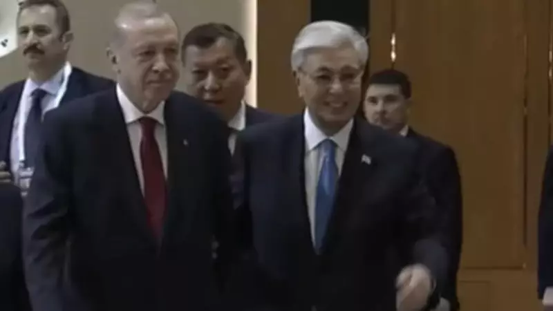 SON DAKİKA: Cumhurbaşkanı Erdoğan Kazakistan'da resmi törenle karşılandı