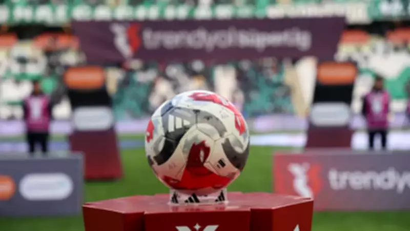 Süper Lig'de Şampiyonluk Yarışı: Galatasaray ve Fenerbahçe'nin Kalan Maçları