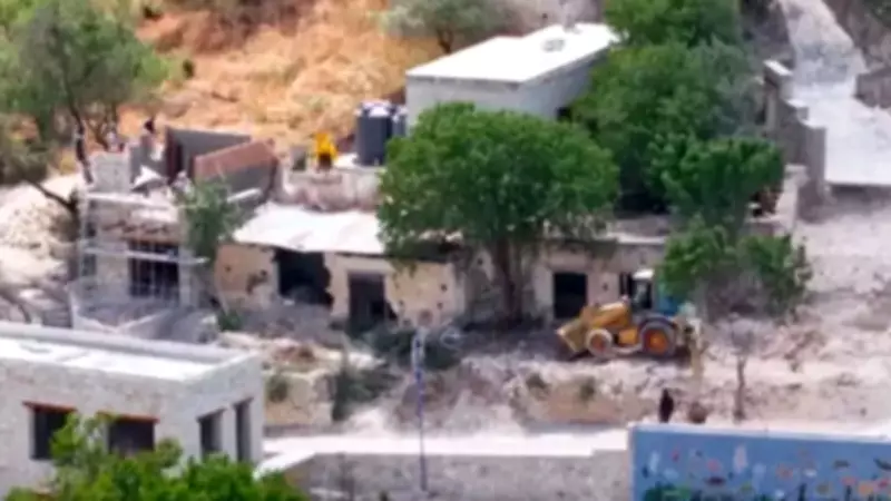 İsrail, Güney Kıbrıs'ta Trozena köyünü satın aldı, kiliseye giriş yasaklandı