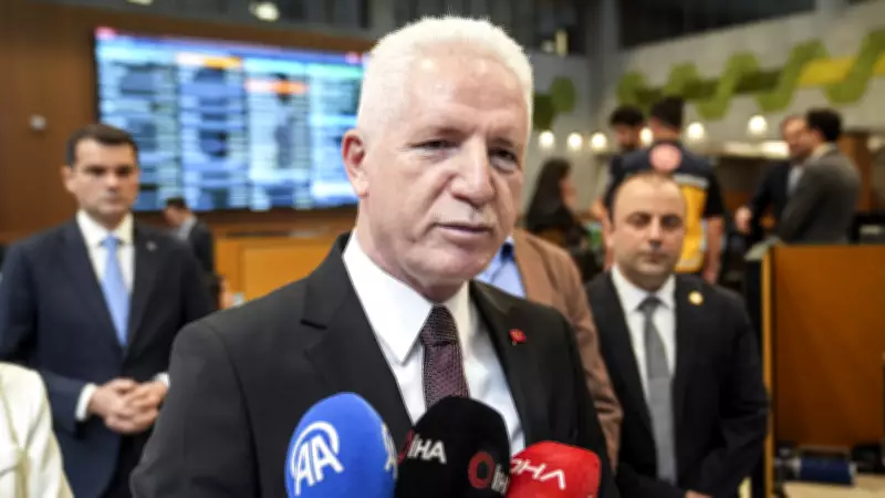 İstanbul Valisi Gül, 112 Acil Çağrı Merkezi'ni ziyaret etti
