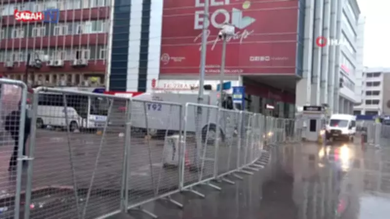 İstanbul'da 1 Mayıs Güvenlik Önlemleri: Kadıköy Meydanı Trafiğe Kapatıldı