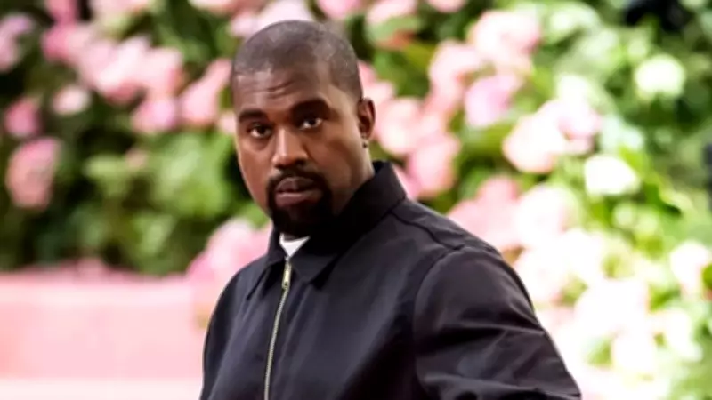 İstanbul'da Kanye West İzdihamı: Hayranlar Metrelerce Kuyruk Oluşturdu
