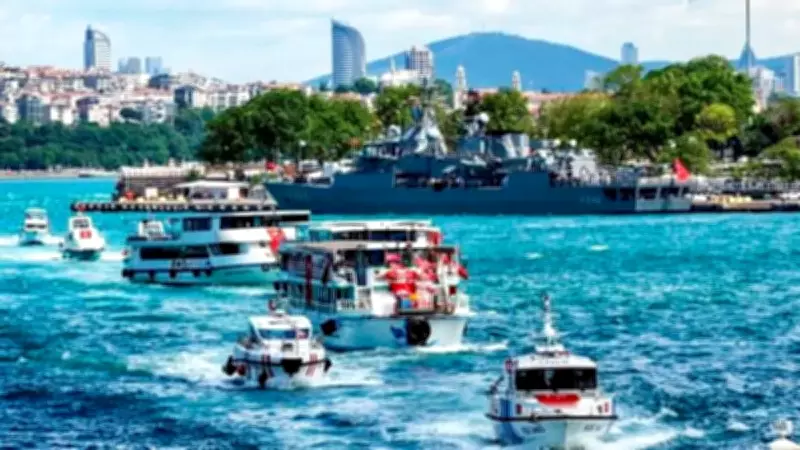 İstanbul'un Fethinin 573. Yıl Dönümünde 120 Tekne Haliç'te Kortej Oluşturdu