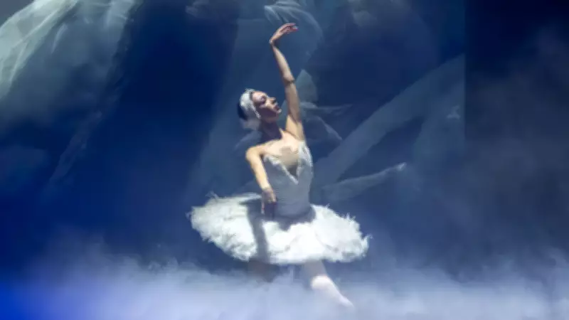 'SWANS – Kuğu Gölü' prömiyeri: 57 genç dansçı sahnedeydi