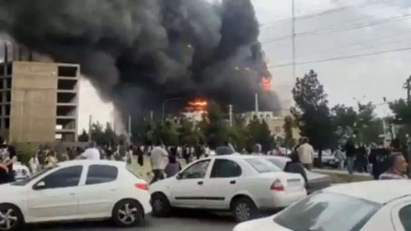 Tahran'da AVM Yangını: 8 Kişi Hayatını Kaybetti