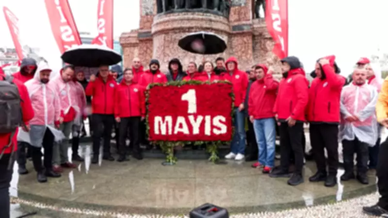Taksim Anıtı'na Çelenk Bıraktılar: Sendikalar 1 Mayıs'ta Taksim'de!