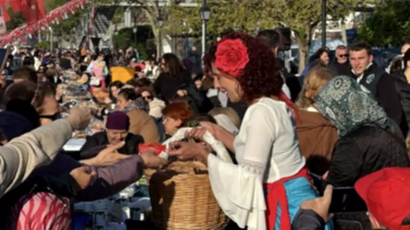 Tekirdağ'da 5 bin kişi Hıdırellez kahvaltısında buluştu, dilekler denize bırakıldı