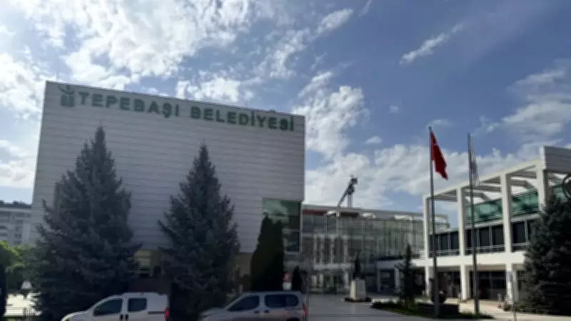 Tepebaşı Belediyesi'ne yolsuzluk operasyonu: 20'ye yakın gözaltı