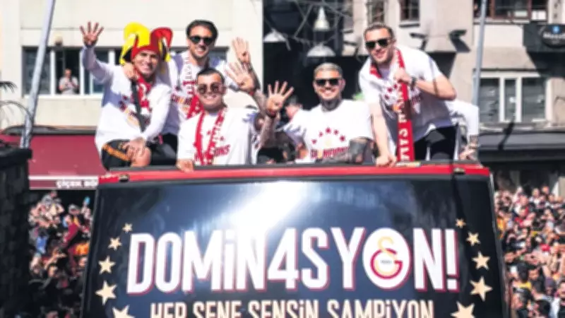 Torreira, İcardi'ye 'Gitme Mauro' pankartını gösterdi