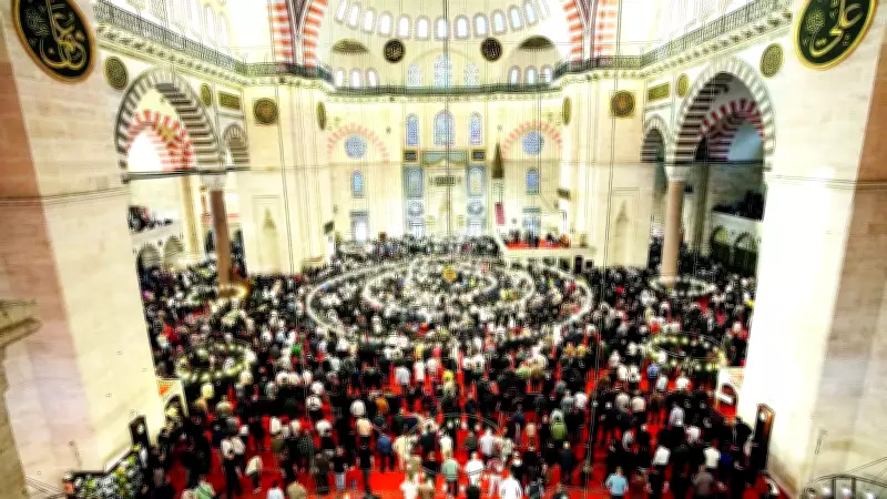 Türkiye'de Kurban Bayramı Coşkusu: Camiler Doldu Taştı