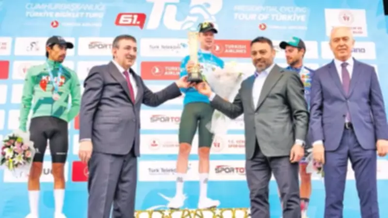 Tur 2026'da Zafer Sebastian Berwick'in: Avustralyalı Bisikletçi Zirvede