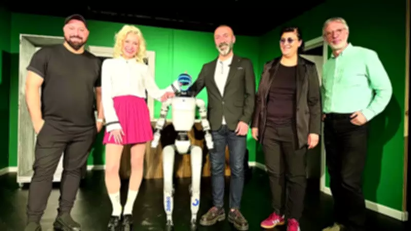 Yapay Zeka Robotu Tiyatro Sahnesinde: Şimdi Telefonunuza Bir Kod Gelecek