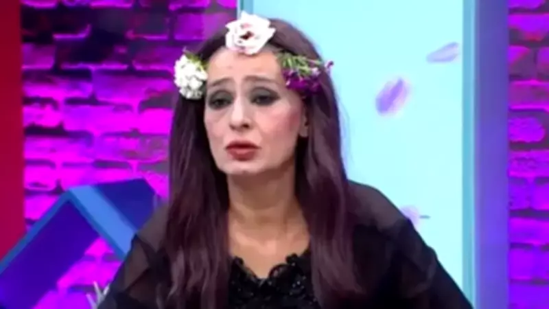 Yıldız Tilbe'nin Farklı Makyajı Sosyal Medyada Gündem Oldu