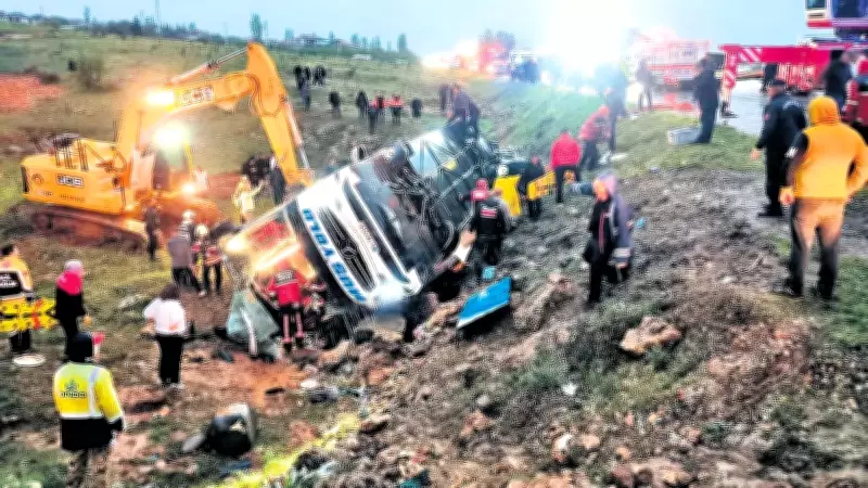 Yolcu Otobüsü Şarampole Devrildi: 4 Ölü, 15 Yaralı