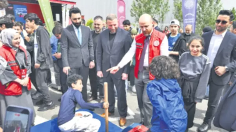 YTB'nin Geleneksel Oyunlar TIR'ı Fransa'da Gençlerle Buluştu