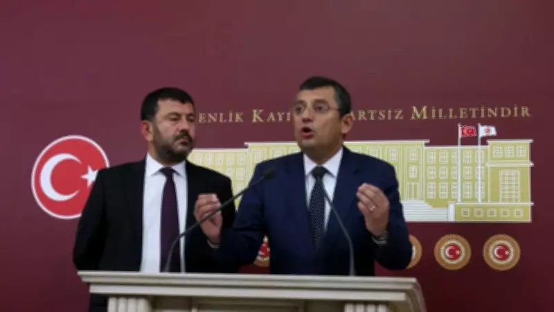 Özgür Özel ve Veli Ağbaba'nın WhatsApp Mesajları Deşifre Oldu