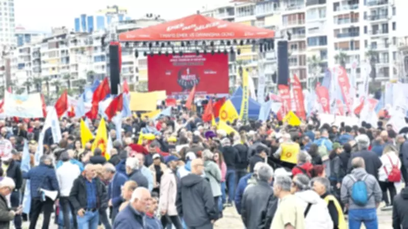 İzmir Büyükşehir Belediye Başkanı Cemil Tugay 1 Mayıs'ta işçiler tarafından yuhalandı