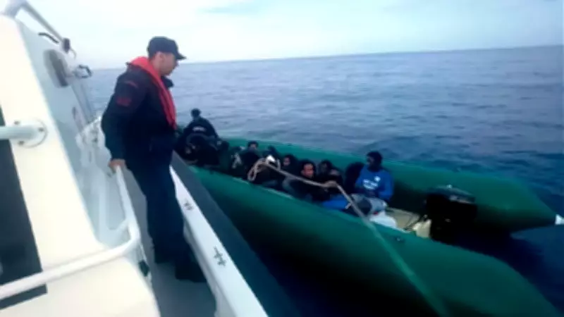 İzmir'de 26 Düzensiz Göçmen Yakalandı, 24 Göçmen Kurtarıldı