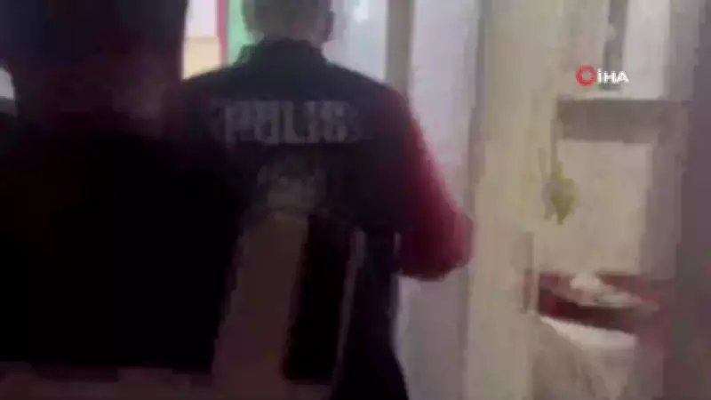 İzmir'de 50 Yıl Hapis Cezasıyla Aranan Hükümlü Gardıropta Saklanırken Yakalandı