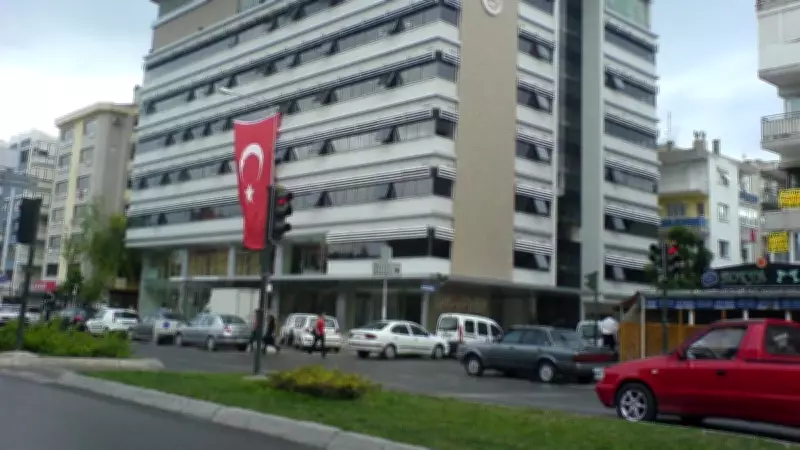 İzmir'de CHP'de Büyük Kriz: Meclis Toplanamadı, Birim Müdürleri İstifa Etti