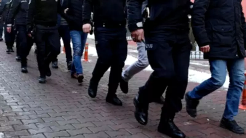 İzmir'de yasa dışı bahis operasyonu: 19 şüpheli gözaltına alındı