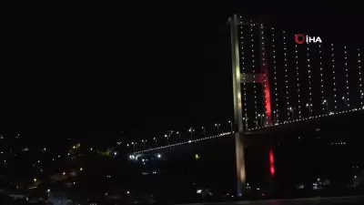 15 Temmuz Şehitler Köprüsü Galatasaray'ın 26. Şampiyonluğuyla Sarı-Kırmızıya Büründü