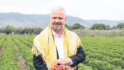 16. Uluslararası Emiralem Çilek Festivali Yarın Başlıyor