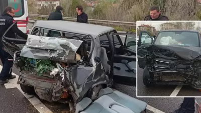 Çankırı'da Panelvan Park Halindeki Otomobile Çarptı: 3 Ölü, 5 Yaralı