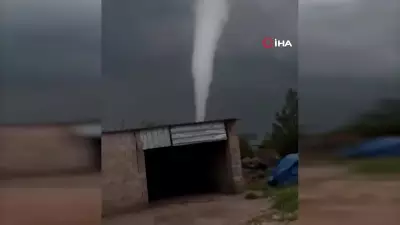 Şanlıurfa'da dev hortum ev ve ahırı harabeye çevirdi, korku dolu anlar kamerada